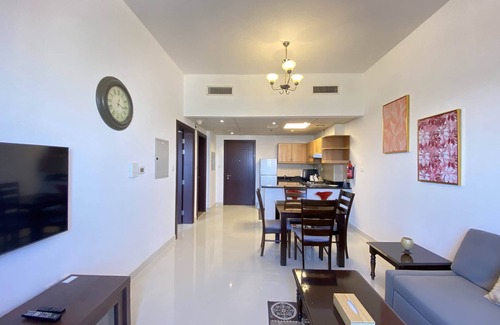 Dubai Sports City Apartamento | Lux BnB Elite Residences I Golf Course Views