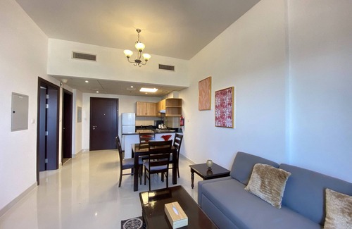 Dubai Sports City Apartamento | Lux BnB Elite Residences I Golf Course Views