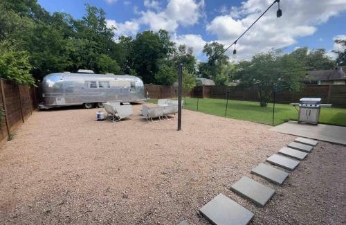 Sweetbriar Casa | Lux Boho Chic FREE Parking, Wi-Fi, Mins to Soco/DT