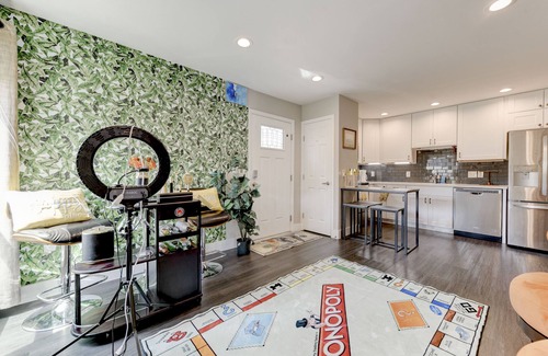 St. Johns Casa | Lux Central Modern Spacious 1 bd 2 bath townhome