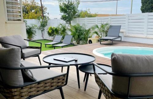 Rishon LeTsiyon Casa | Lux & Comfy ~ Pool ~ Queen Beds