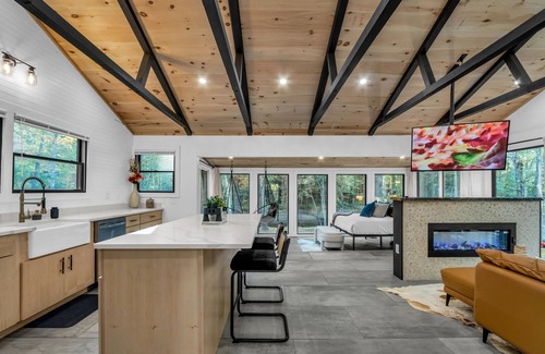 South Casco Casa | LUX Designer Private Waterfront Crooked River SEBAGO