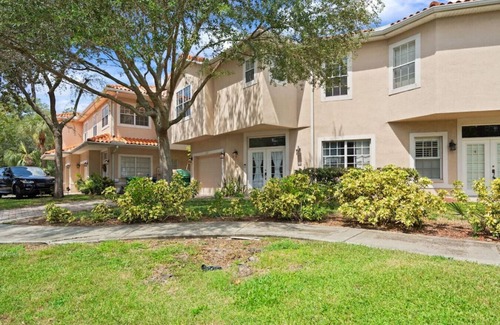 SoHo Casa | LUX designer SOHO home / Sleeps 13 / Heart of TPA