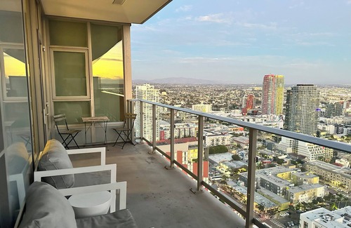 Civic Core Apartamento | Lux Downtown SD ~ Skyline ~ Gaslamp & Petco Park