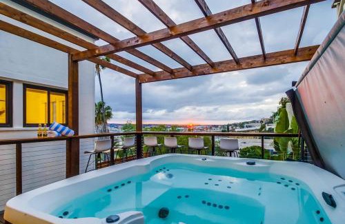Middletown Casa | Lux Escape 3: Views Spa Games Safari Tent Golf