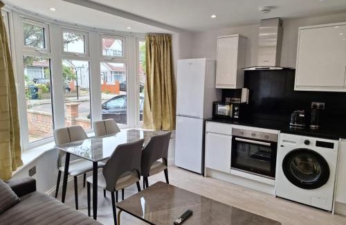 Perivale Apartamento | Lux flat- Sleep 5-2 min walk- Perivale Station