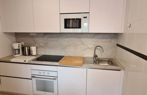 El Moncayo Apartamento | LUX. APARTAMENTO CENTRO COMPLETO,reg. Alicante, 3 CH,2 baños,parking,200 m PLAYA