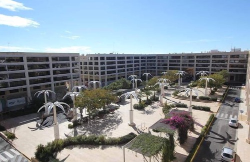 El Moncayo Apartamento | LUX. APARTAMENTO CENTRO COMPLETO,reg. Alicante, 3 CH,2 baños,parking,200 m PLAYA