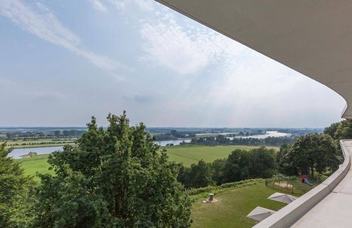 Wageningen Casa | Lux Haven w/View | Spa & Dining Onsite Near Breathtaking Nature & Local Landmark