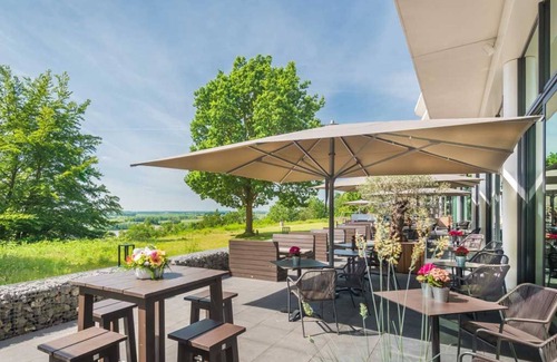 Wageningen Casa | Lux Haven w/View | Spa & Dining Onsite Near Breathtaking Nature & Local Landmark
