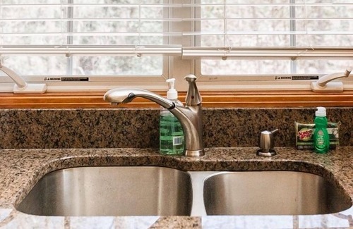Greer Casa | Lux Home Near Top Golf and the Airport