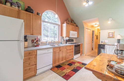 Estes Park Complejo | Lux casa en el río w / spa, caminar a la ubicación de la ciudad especiales de verano están aquí!