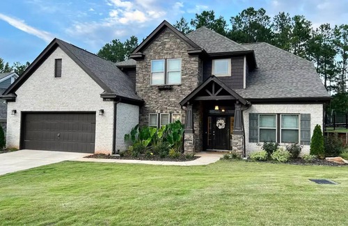 Auburn Casa | LUX House! HOT TUB! 4 min to campus. Golf lot