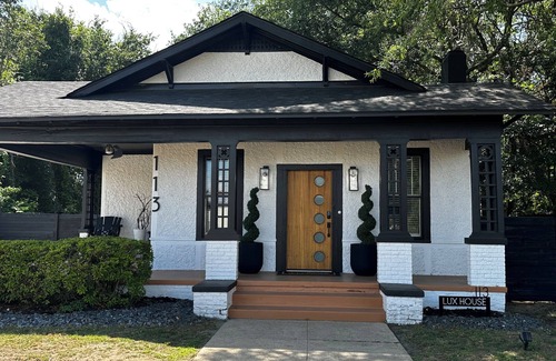Columbus Casa | Lux House property located in the heart of the historic district of Columbus, MS