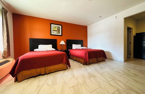 Three Rivers Hotel | Lux Inn and Suites