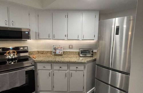Delray Beach Condominio | Lux King Bed Suite, Modern Condo Delray Beach. DRClub - 25% Off Summer