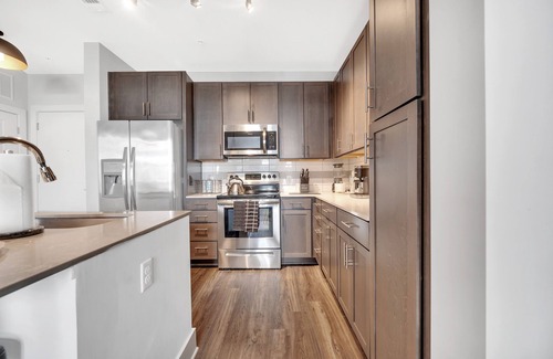 Villa Heights Apartamento | LUX KING+QUEEN beds*NoDa/Uptown*walk to dine & ent