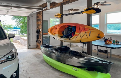 Horseshoe Bend Casa | Lux Lake Home w Hot Tub, Game Room & Much More!