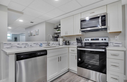 Smyrna Casa | Lux Lake Laurel retreat-King-Dogs Welcome! Sleep 6