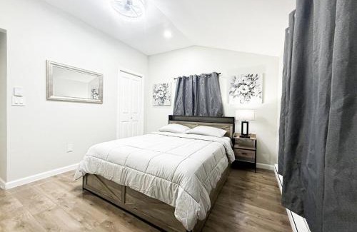 Sussex Casa | Lux Lake Neepaulin Frontage & Panoramic Views Home