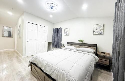 Sussex Casa | Lux Lake Neepaulin Frontage & Panoramic Views Home