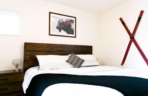 Whitefish Chalet De Esquí | LUX Modern Chalet, Pool & Hot Tub, 10 Mins to the Mountain & Incredible Views