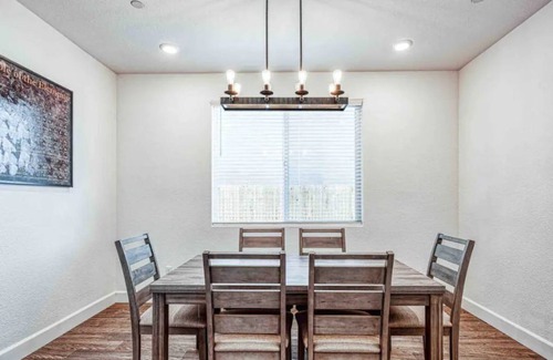 Merced Casa | Lux Newly Built-5 Bedroom Home 5 Mins To UC