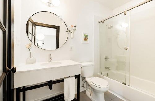 Pendleton Apartamento | Lux Parkside 1BR - Patio - Sun Deck - Free Parking