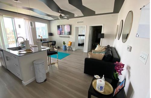 Downtown Baltimore Apartamento | Lux Penthouse Skyline, Views Gym , Free Parking & Wifi