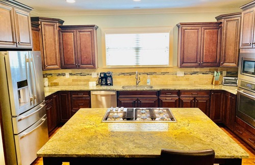 High Point Casa | Lux resort style spacious/ families & Professionals