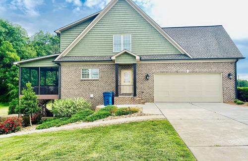 High Point Casa | Lux resort style spacious/ families & Professionals