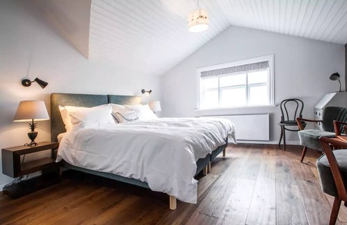 Vesturbær Apartamento | Lux Retro in Centre of Reykjavik, 3 bedroom & 3 bathrooms