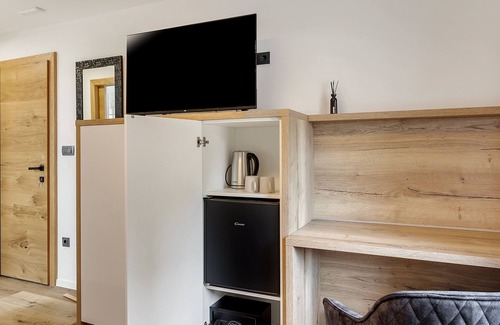 Cerklje ob Krki Casa | Lux room in the house of Apartmaji Kunej pod Gradom