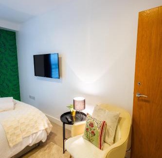 Nine Elms Casa | Lux Room to London Eye
