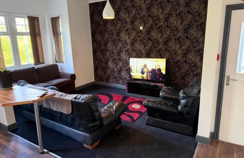 Wakefield Apartamento | Lux spacious 3BR entire apartment