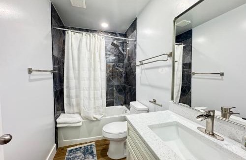 Washington Casa | LUX Spacious Townhouse 4BR in DC
