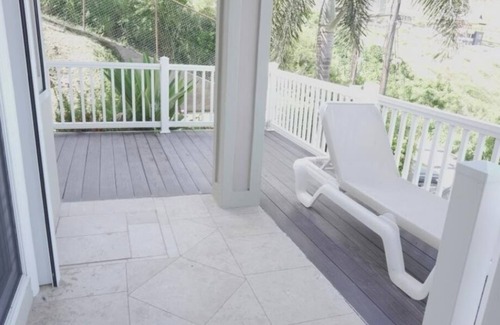 Bayfords Apartamento | LUX Suites - 2-bedroom apartment in Halfmoon Bay