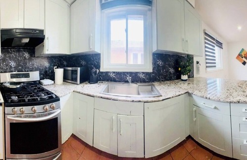 Rathwood Casa | LUX VAC HOUSE SHORT/ LONG RENTAL SQ1 HEART OF MISSISSAUGA ON-CANADA PEARSON APT
