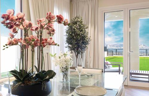 Dubai Villa | LUX Villa with Burj Khalifa View