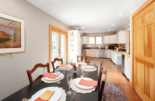 Whitefield Casa | Lux Waterfront Cottage with Private Island