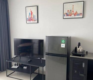 Batam Apartamento | Luxe 1-Bedroom Haven with Ocean View on the 5th Floor of Kalani Tower