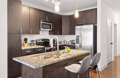 Cherry Apartamento | Luxe 1 King Bed Suite In Uptown Charlotte!