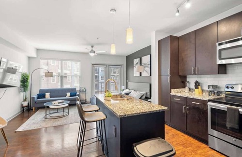 Cherry Apartamento | Luxe 1 King Bed Suite In Uptown Charlotte!