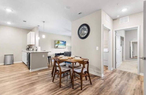 Melbourne Condominio | Luxe 1BR/1BA: Dive, Rest, Explore. Book Now!