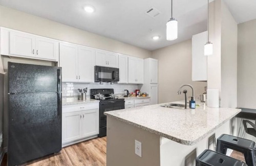 Melbourne Condominio | Luxe 1BR/1BA: Dive, Rest, Explore. Book Now!