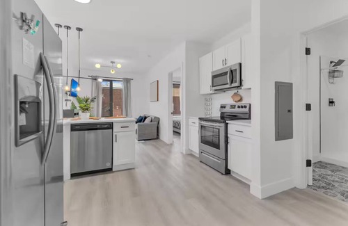 Elizabeth Apartamento | Luxe 1BR/5 Min to EWR/Near Prudential & NYC