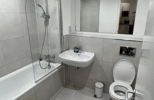 Fairfield Apartamento | Luxe 1Br Delta 15 mins from London Bridge DP181