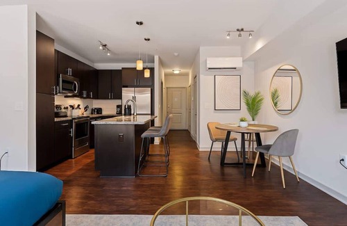 Cherry Apartamento | Luxe 1BR King Suite in Midtown Charlotte!