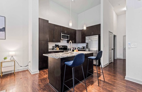 Cherry Apartamento | Luxe 1BR King Suite in Midtown Charlotte!