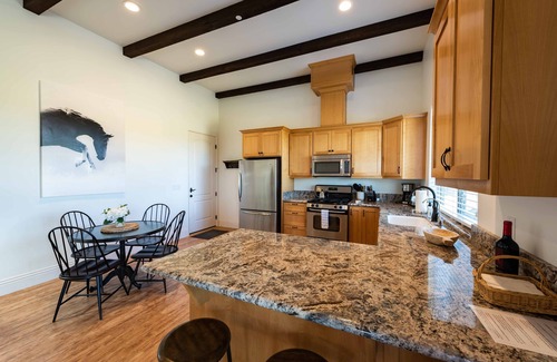 Templeton Casa | Luxe 1BR/Studio w/Hot Tub on Templeton's Westside in the Heart of Wine Country!